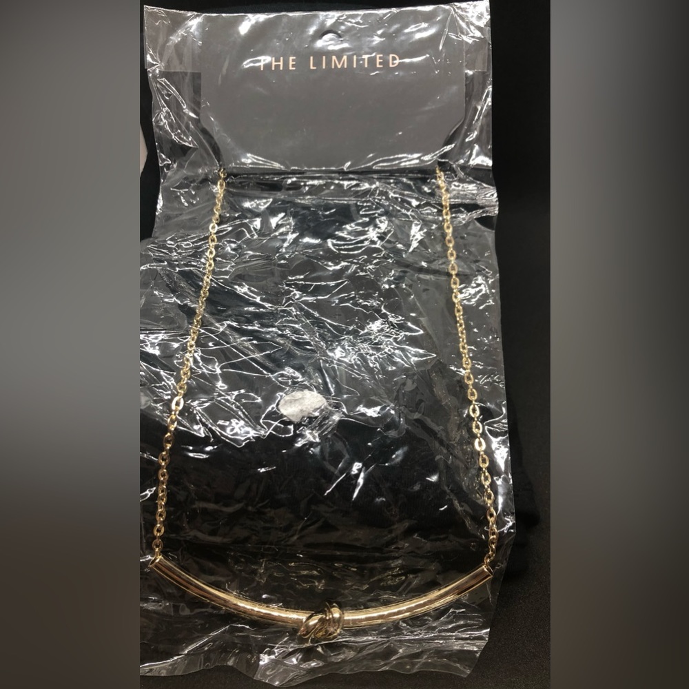 💟3/$22 NWT The Limited Curved Bar Knot Gold Tone Cable Chain Necklace 16”
